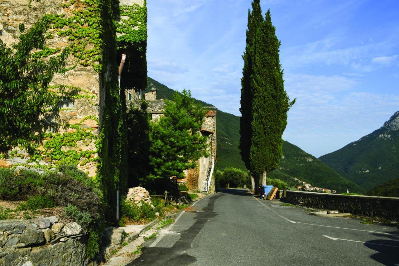 Agriturismo Nonnamelia Nasino 外观 照片