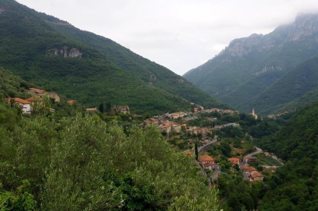 Agriturismo Nonnamelia Nasino 外观 照片