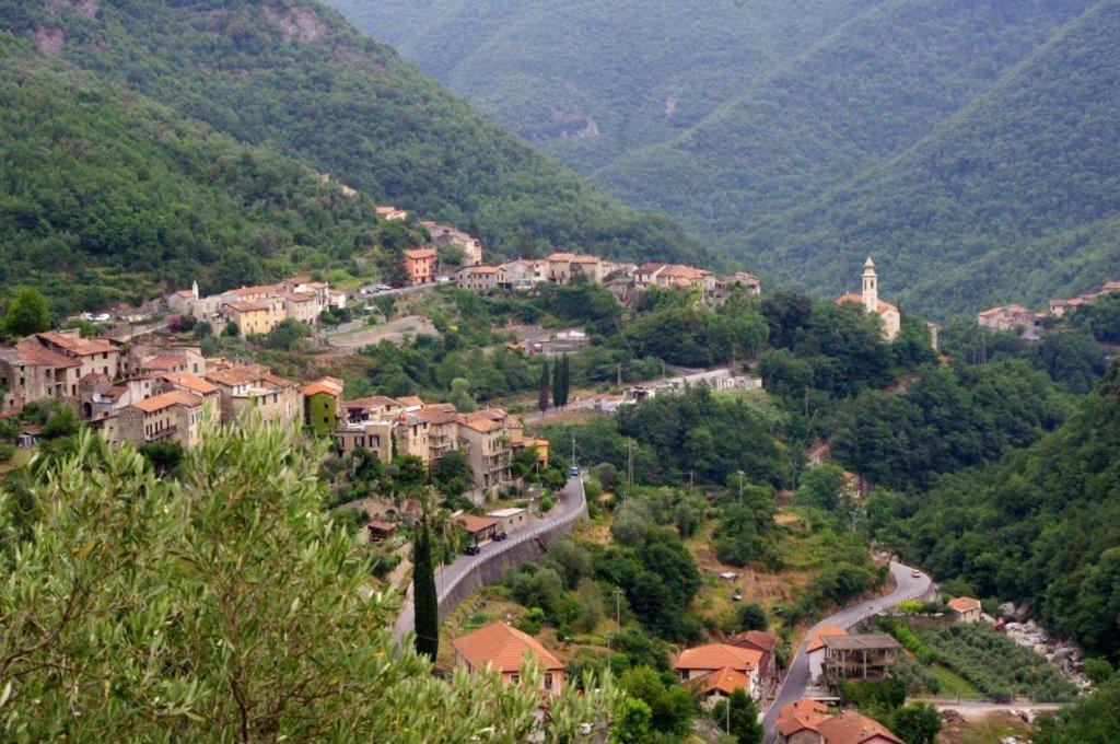 Agriturismo Nonnamelia Nasino 外观 照片