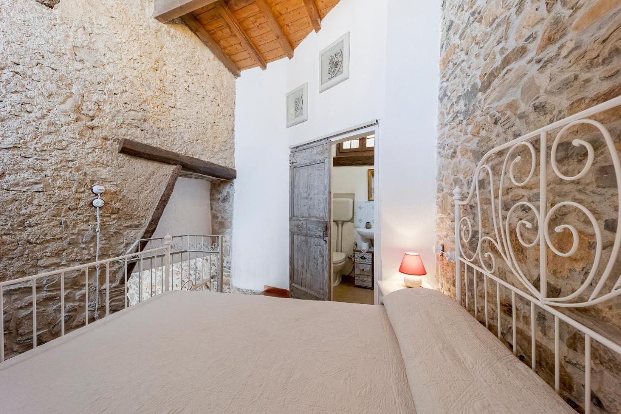 Agriturismo Nonnamelia Nasino 外观 照片