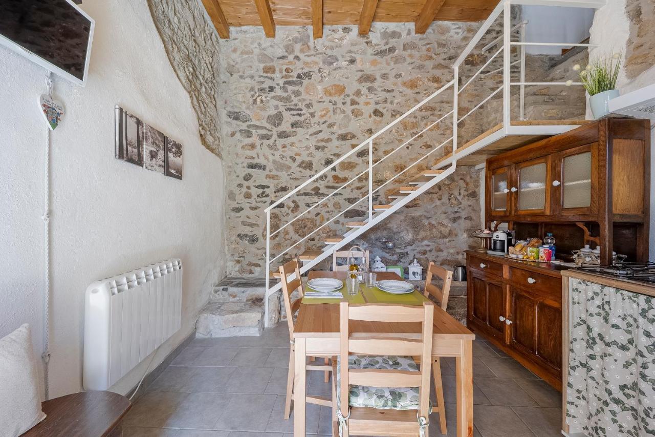 Agriturismo Nonnamelia Nasino 外观 照片